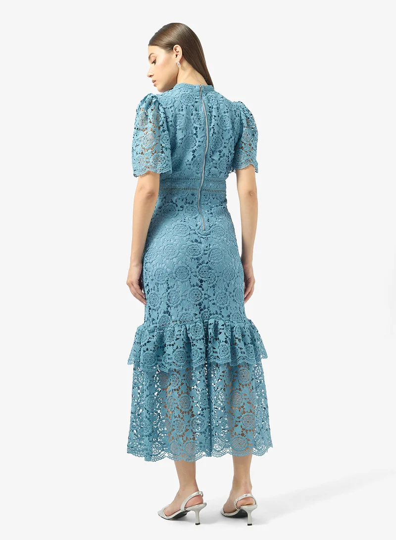 جاست مي فستان ميدي بأكمام منفوشة وحافة مكشكشة